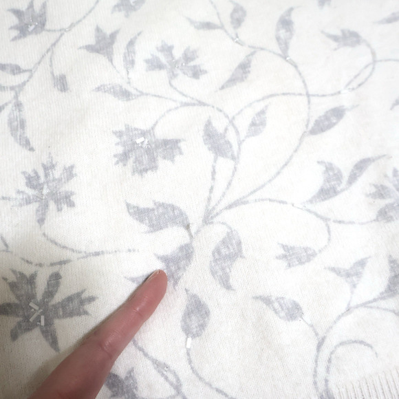 Vintage Jones New York Angora Wool Soft Floral Beaded Sleeveless Sweater M 80s - Picture 6 of 6